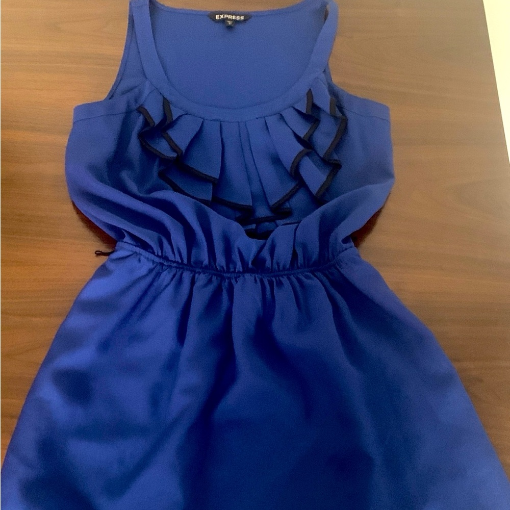 Express women’s Blue Ruffle Dress size S w/elastic waist Belt isn’t available.